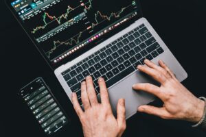 graph-phone-laptop